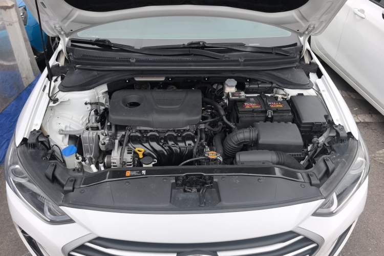 Used Hyundai Elantra (6th Generation / Lingdong) 2016 1.6L Manual ZhiXuan · Dynamic Model Engine Bay