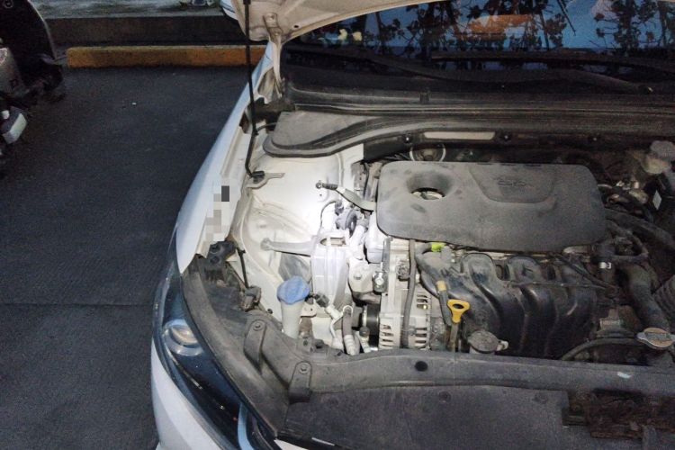 Used Hyundai Elantra (6th Generation / Lingdong) 2016 1.6L Automatic ZhiXuan – Elite Version Engine Bay Right