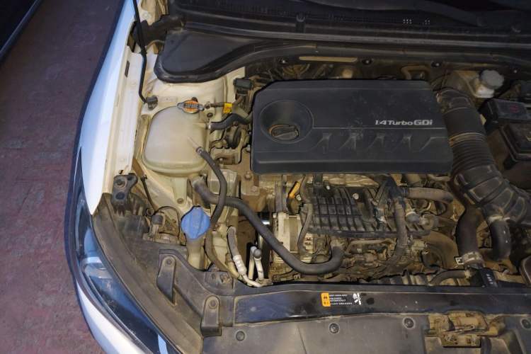 Used Hyundai Elantra (6th Generation / Lingdong) 2016 1.4T Dual-Clutch Xuan Dong · Dynamic Version Engine Bay Right