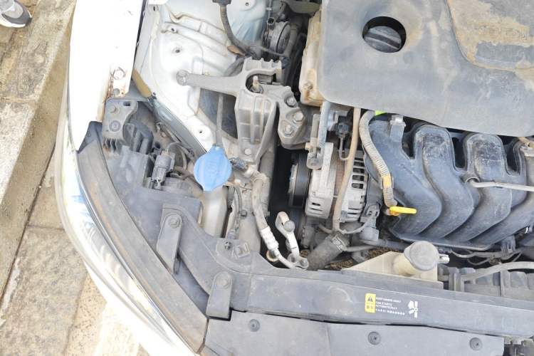 Used Hyundai Elantra (6th Generation / Lingdong) 2016 1.6L Automatic ZhiXuan – Elite Version Engine Bay Right