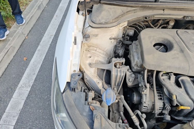 Used Hyundai Elantra (6th Generation / Lingdong) 2016 1.6L Automatic ZhiXuan – Elite Version Engine Bay Right