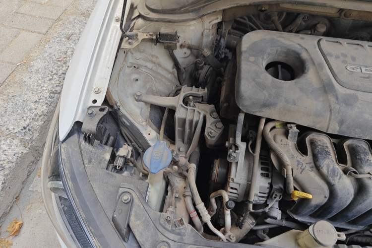 Used Hyundai Elantra (6th Generation / Lingdong) 2016 1.6L Automatic ZhiXuan – Elite Version Engine Bay Right