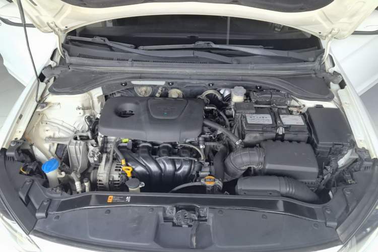Used Hyundai Elantra (6th Generation / Lingdong) 2016 1.6L Automatic ZhiXuan – Elite Version Engine Bay