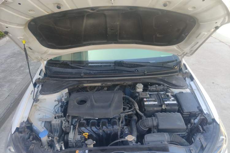 Used Hyundai Elantra (6th Generation / Lingdong) 2016 1.6L Manual ZhiXuan · Dynamic Model Engine Bay