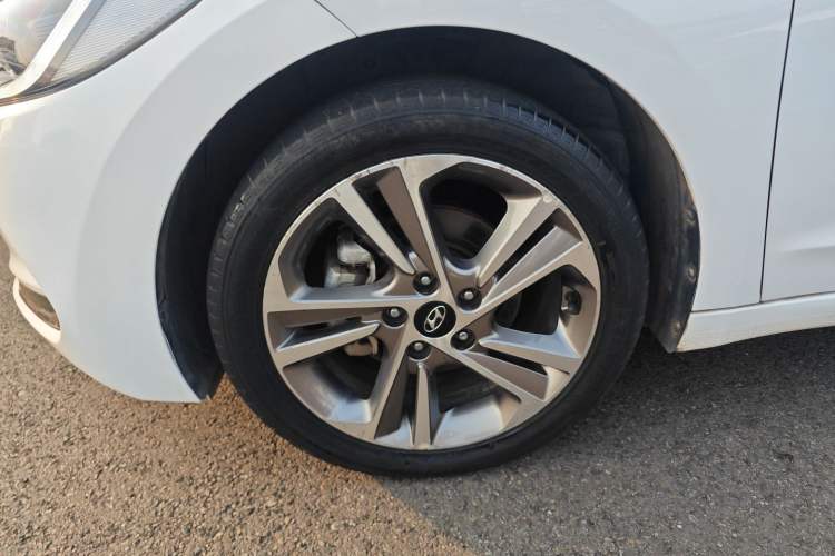 Used Hyundai Elantra (6th Generation / Lingdong) 2016 1.6L Automatic ZhiXuan – Elite Version Exterior 3
