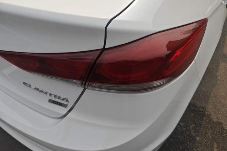 Used Hyundai Elantra (6th Generation / Lingdong) 2016 1.6L Automatic ZhiXuan · Youth Edition Exterior 3