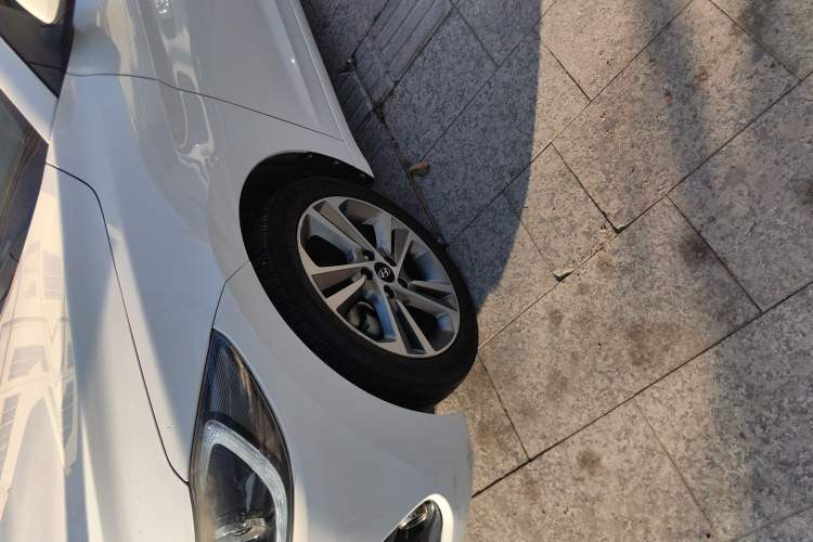 Used Hyundai Elantra (6th Generation / Lingdong) 2016 1.6L Automatic ZhiXuan – Elite Version Exterior 3