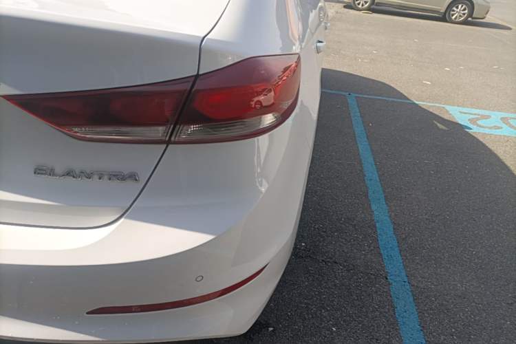 Used Hyundai Elantra (6th Generation / Lingdong) 2016 1.6L Manual ZhiXuan · Dynamic Model Exterior 3