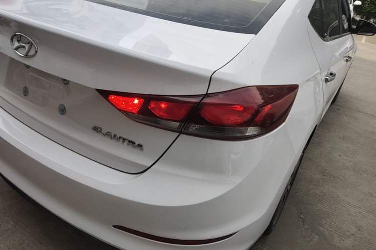 Used Hyundai Elantra (6th Generation / Lingdong) 2016 1.6L Automatic ZhiXuan – Elite Version Exterior 3