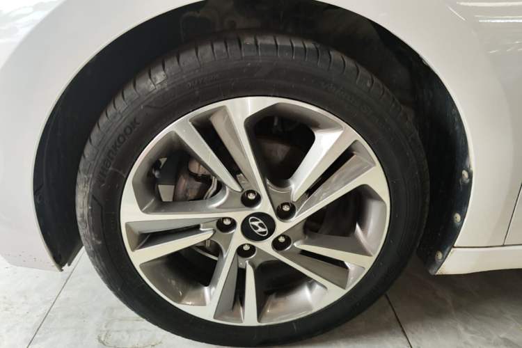 Used Hyundai Elantra (6th Generation / Lingdong) 2016 1.6L Automatic ZhiXuan – Elite Version Exterior 4