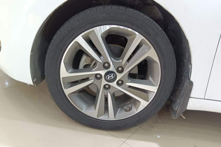 Used Hyundai Elantra (6th Generation / Lingdong) 2016 1.6L Automatic ZhiXuan – Elite Version Exterior 4