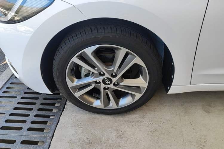 Used Hyundai Elantra (6th Generation / Lingdong) 2016 1.6L Automatic ZhiXuan – Elite Version Exterior 4