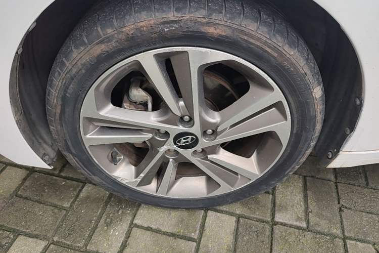 Used Hyundai Elantra (6th Generation / Lingdong) 2016 1.6L Automatic ZhiXuan – Elite Version Exterior 4