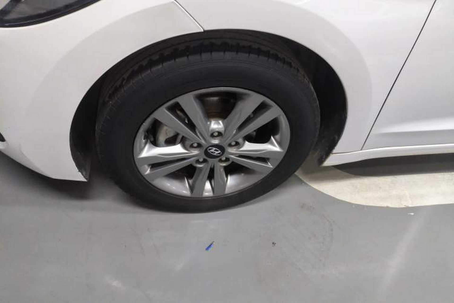 Used Hyundai Elantra (6th Generation / Lingdong) 2016 1.6L Manual ZhiXuan · Dynamic Model Exterior 4