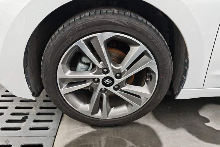 Used Hyundai Elantra (6th Generation / Lingdong) 2016 1.6L Automatic ZhiXuan – Elite Version Exterior 4