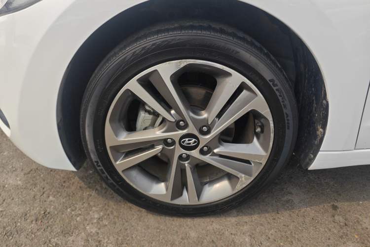 Used Hyundai Elantra (6th Generation / Lingdong) 2016 1.6L Automatic ZhiXuan · Youth Edition Exterior 4