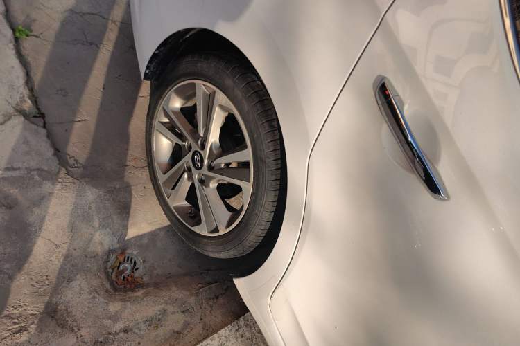 Used Hyundai Elantra (6th Generation / Lingdong) 2016 1.6L Automatic ZhiXuan – Elite Version Exterior 4