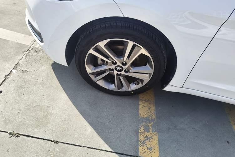 Used Hyundai Elantra (6th Generation / Lingdong) 2016 1.6L Automatic ZhiXuan · Flagship Edition Exterior 4