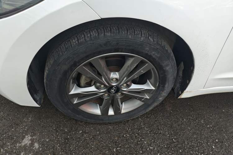 Used Hyundai Elantra (6th Generation / Lingdong) 2016 1.6L Manual ZhiXuan · Dynamic Model Exterior 4