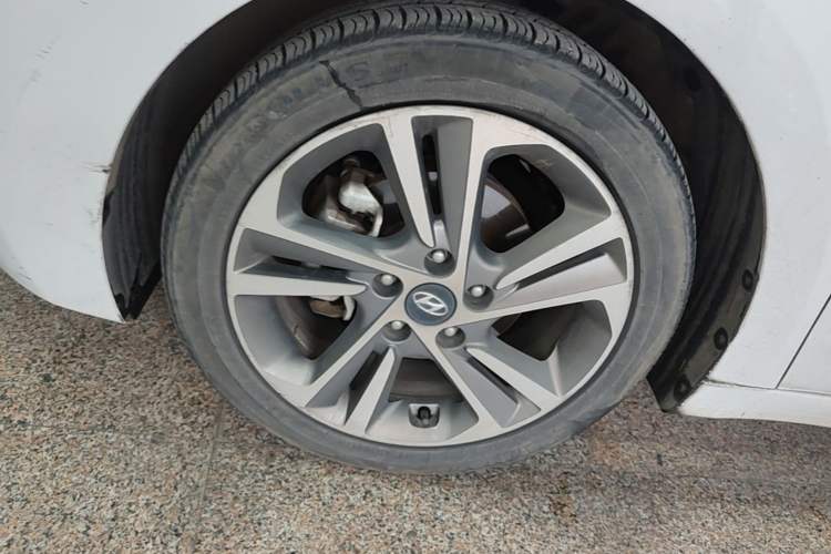 Used Hyundai Elantra (6th Generation / Lingdong) 2016 1.6L Automatic ZhiXuan – Elite Version Exterior 4