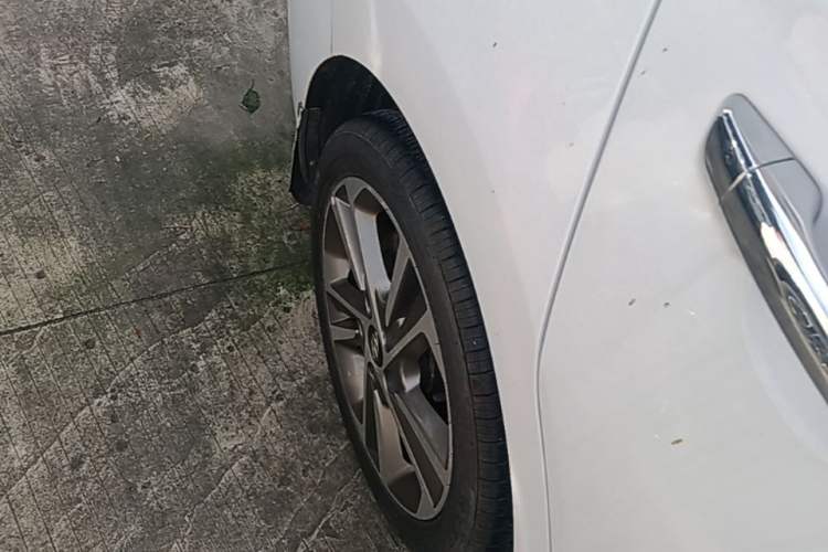Used Hyundai Elantra (6th Generation / Lingdong) 2016 1.6L Automatic ZhiXuan – Elite Version Exterior 5