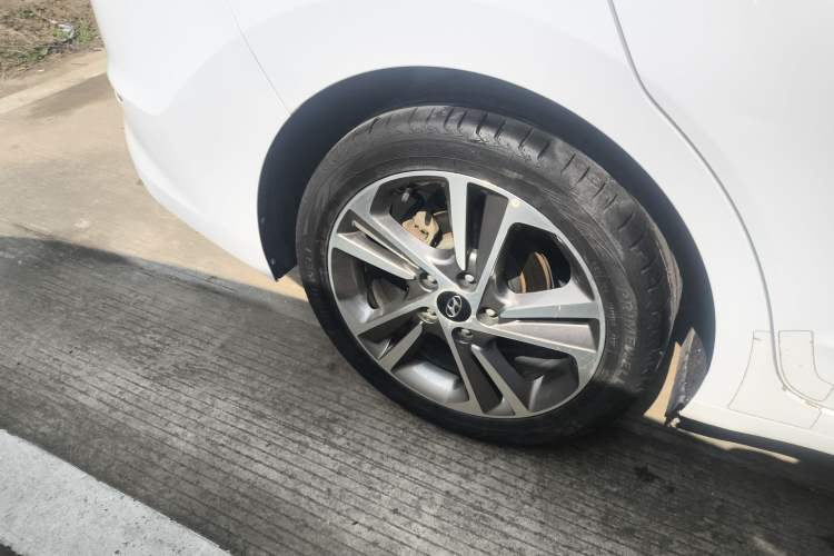 Used Hyundai Elantra (6th Generation / Lingdong) 2016 1.6L Automatic ZhiXuan – Elite Version Exterior 5
