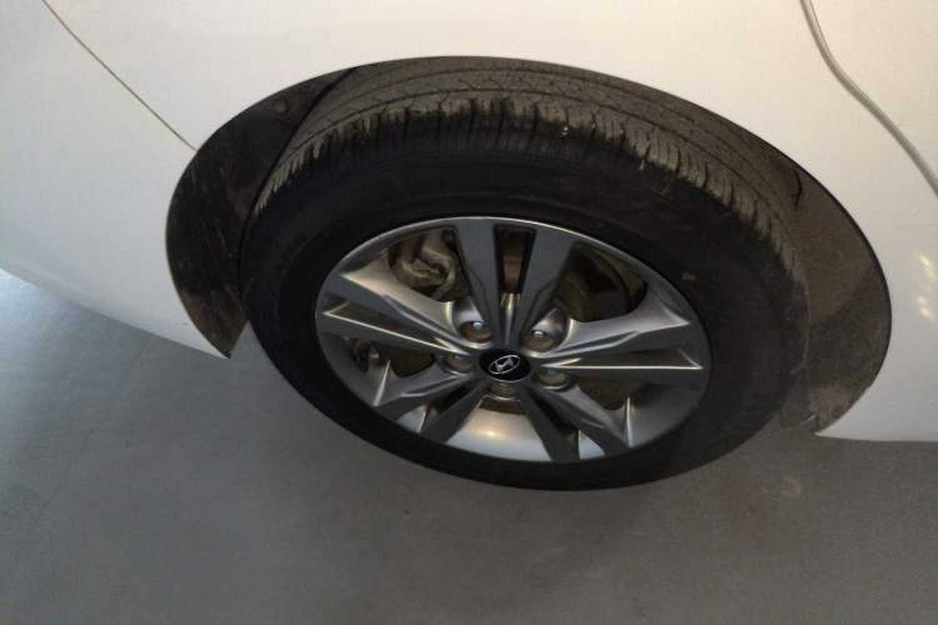 Used Hyundai Elantra (6th Generation / Lingdong) 2016 1.6L Manual ZhiXuan · Dynamic Model Exterior 5