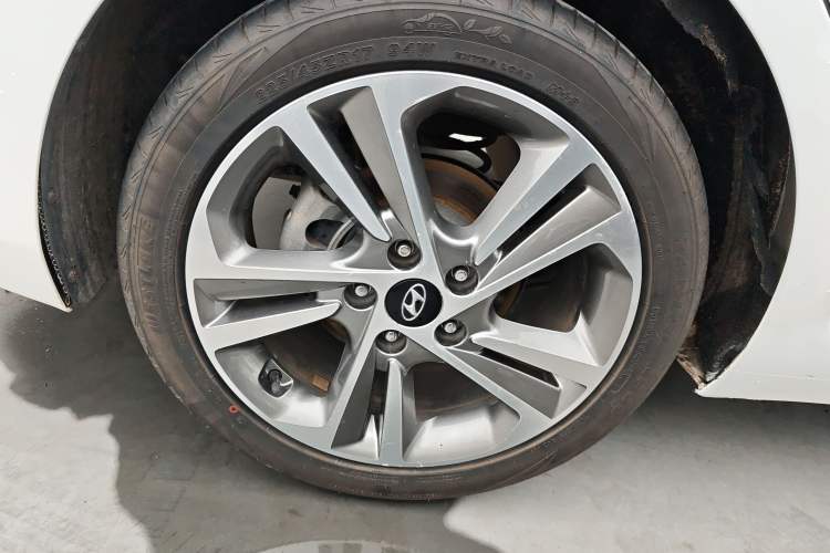 Used Hyundai Elantra (6th Generation / Lingdong) 2016 1.6L Automatic ZhiXuan – Elite Version Exterior 5