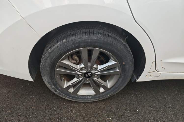 Used Hyundai Elantra (6th Generation / Lingdong) 2016 1.6L Manual ZhiXuan · Dynamic Model Exterior 5