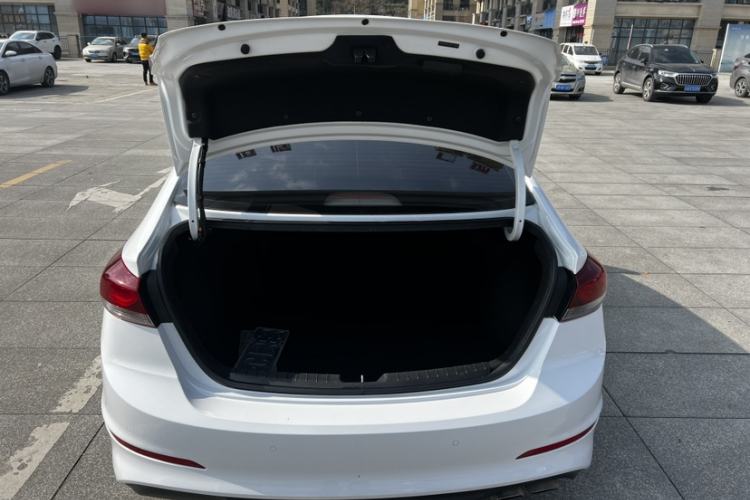 Used Hyundai Elantra (6th Generation / Lingdong) 2016 1.4T Dual-Clutch Xuan Dong · Dynamic Version Exterior 8