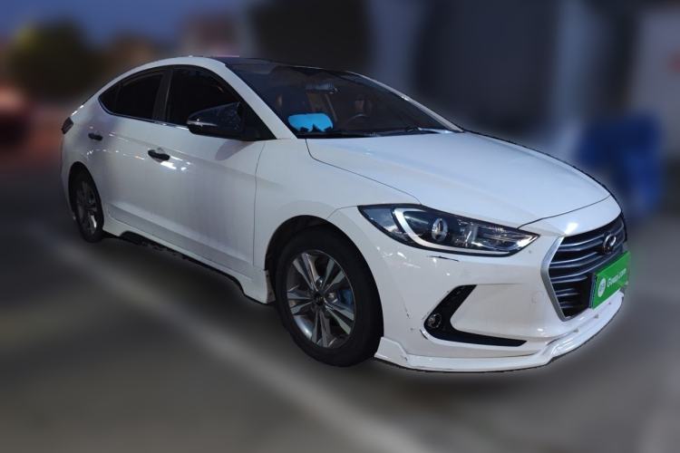 Used Hyundai Elantra (6th Generation / Lingdong) 2016 1.6L Manual ZhiXuan·Youth Edition Front Right 45 Deg