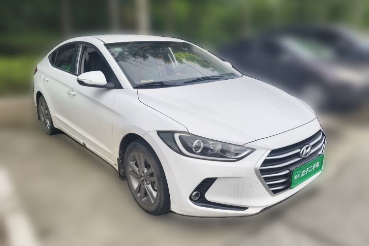 Used Hyundai Elantra (6th Generation / Lingdong) 2016 1.6L Manual ZhiXuan·Youth Edition Front Right 45 Deg