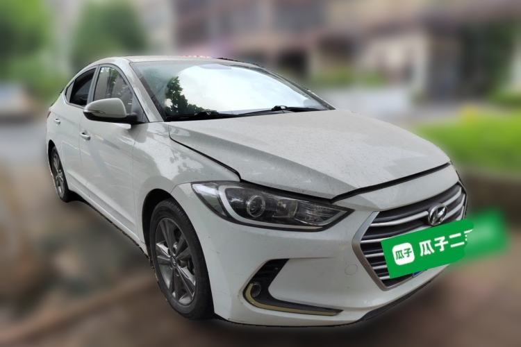 Used Hyundai Elantra (6th Generation / Lingdong) 2016 1.6L Manual ZhiXuan·Youth Edition Front Right 45 Deg