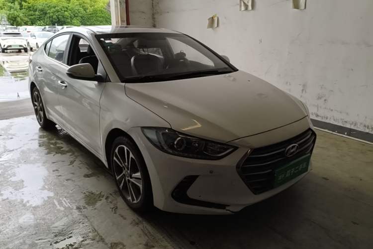 Used Hyundai Elantra (6th Generation / Lingdong) 2016 1.6L Automatic ZhiXuan · Luxury Version Front Right 45 Deg
