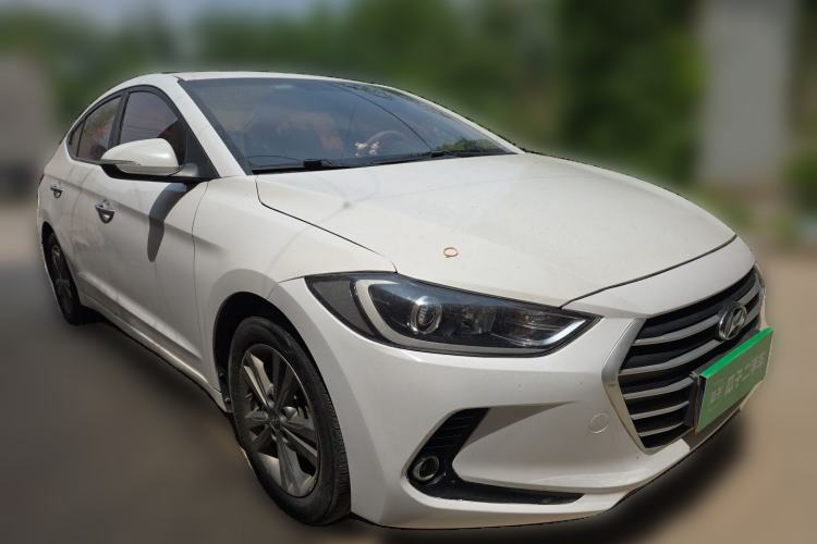 Used Hyundai Elantra (6th Generation / Lingdong) 2016 1.6L Manual ZhiXuan·Youth Edition Front Right 45 Deg