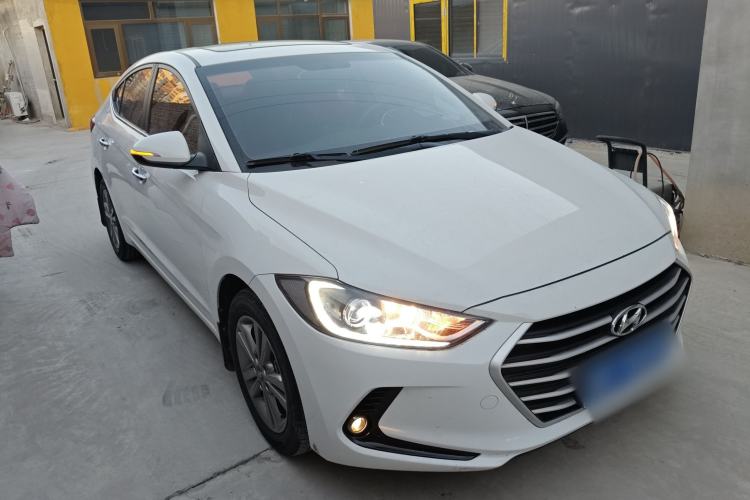 Used Hyundai Elantra (6th Generation / Lingdong) 2016 1.6L Manual ZhiXuan·Youth Edition Front Right 45 Deg