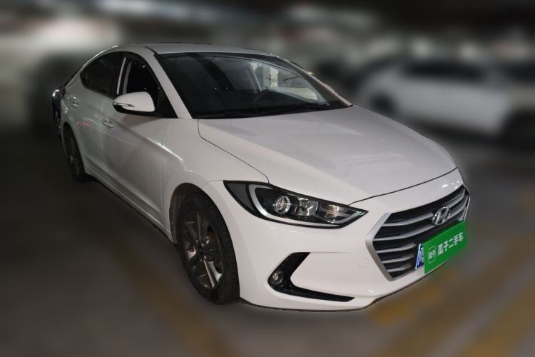 Used Hyundai Elantra (6th Generation / Lingdong) 2016 1.6L Manual ZhiXuan·Youth Edition Front Right 45 Deg