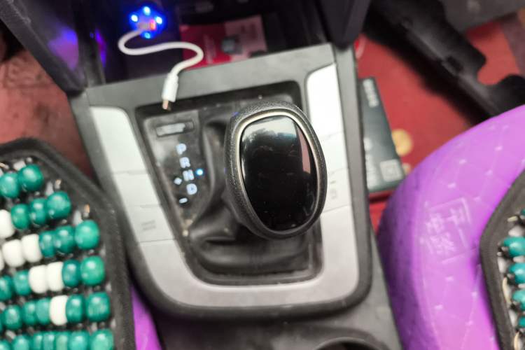 Used Hyundai Elantra (6th Generation / Lingdong) 2016 1.6L Automatic ZhiXuan – Elite Version Gear Lever