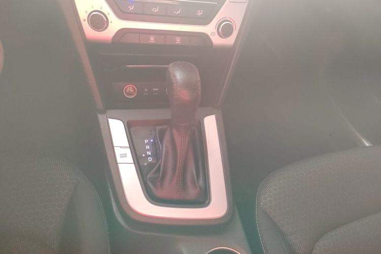 Used Hyundai Elantra (6th Generation / Lingdong) 2016 1.6L Automatic ZhiXuan – Elite Version Gear Lever
