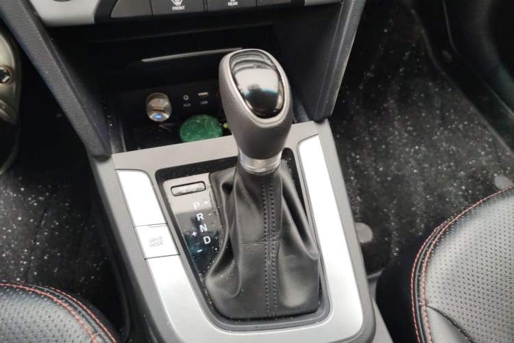 Used Hyundai Elantra (6th Generation / Lingdong) 2016 1.6L Automatic ZhiXuan – Elite Version Gear Lever