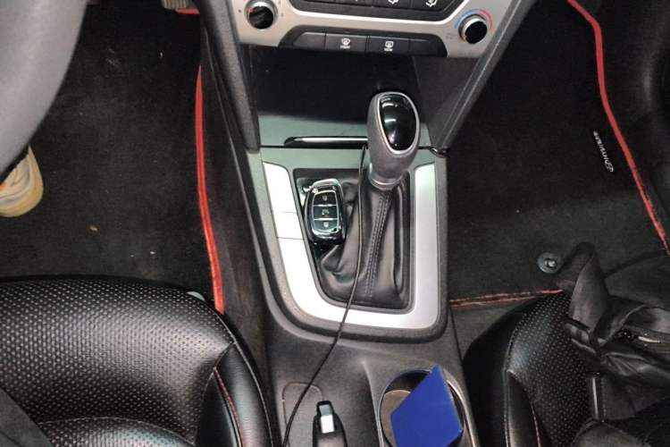 Used Hyundai Elantra (6th Generation / Lingdong) 2016 1.6L Automatic ZhiXuan – Elite Version Gear Lever