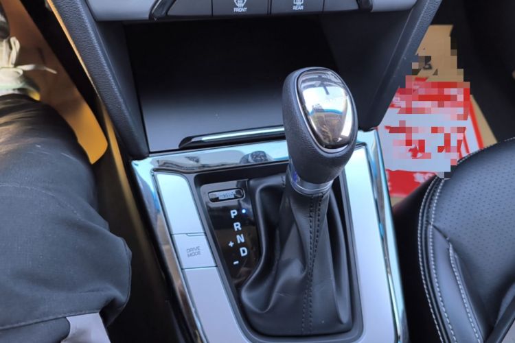 Used Hyundai Elantra (6th Generation / Lingdong) 2016 1.6L Automatic ZhiXuan – Elite Version Gear Lever
