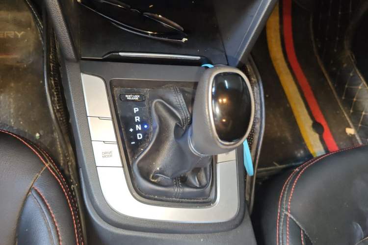 Used Hyundai Elantra (6th Generation / Lingdong) 2016 1.6L Automatic ZhiXuan – Elite Version Gear Lever