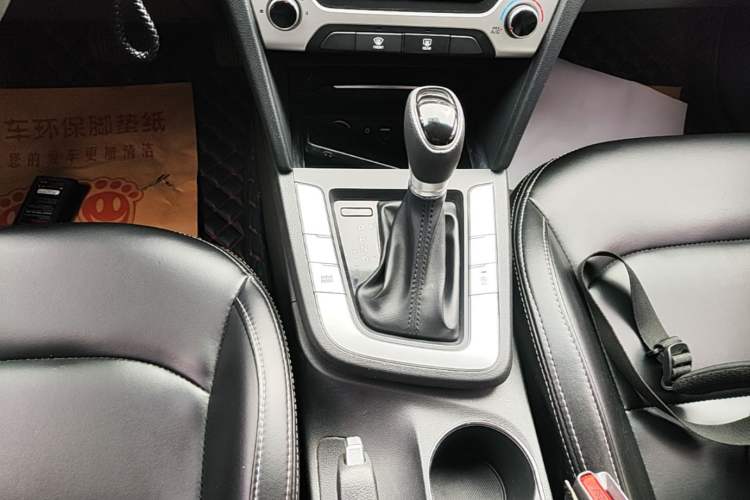Used Hyundai Elantra (6th Generation / Lingdong) 2016 1.6L Automatic ZhiXuan – Elite Version Gear Lever