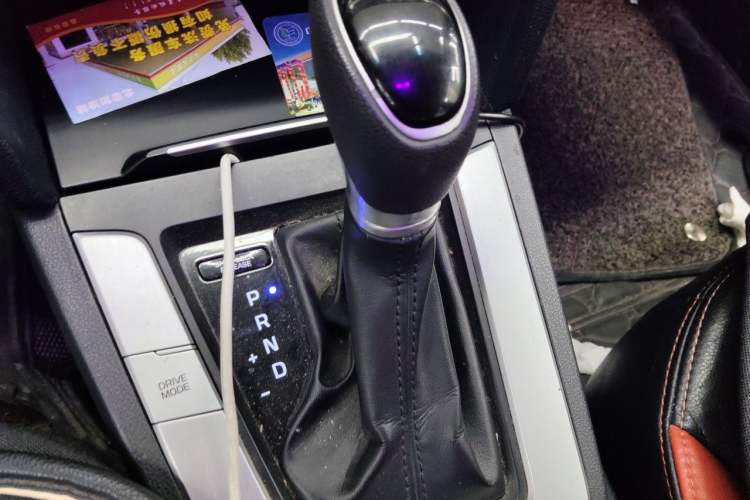 Used Hyundai Elantra (6th Generation / Lingdong) 2016 1.6L Automatic ZhiXuan – Elite Version Gear Lever