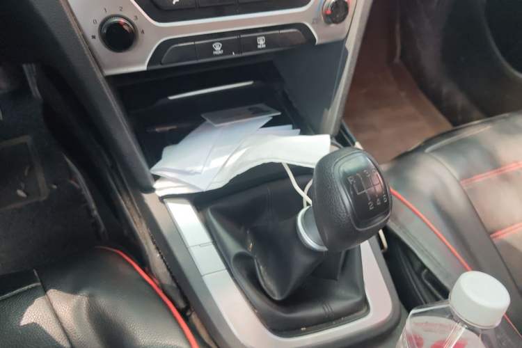 Used Hyundai Elantra (6th Generation / Lingdong) 2016 1.6L Manual ZhiXuan · Dynamic Model Gear Lever