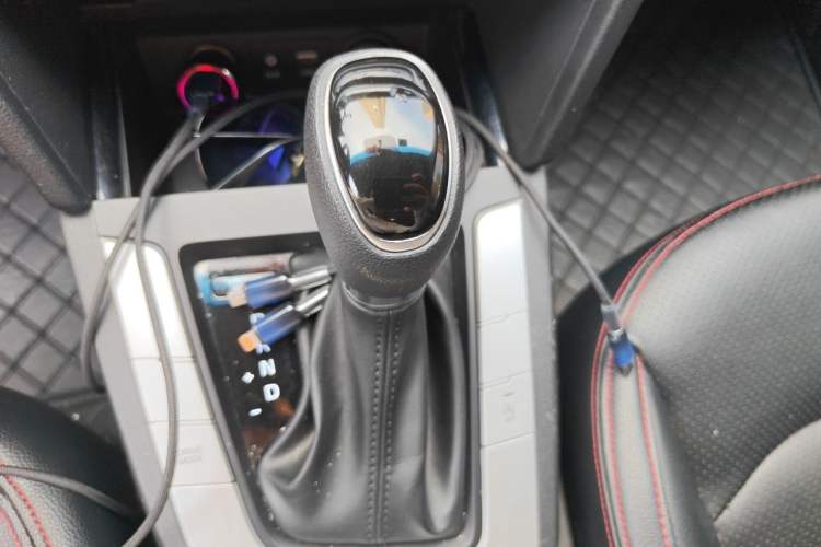Used Hyundai Elantra (6th Generation / Lingdong) 2016 1.6L Automatic ZhiXuan – Elite Version Gear Lever