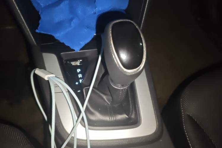 Used Hyundai Elantra (6th Generation / Lingdong) 2016 1.6L Automatic ZhiXuan – Elite Version Gear Lever