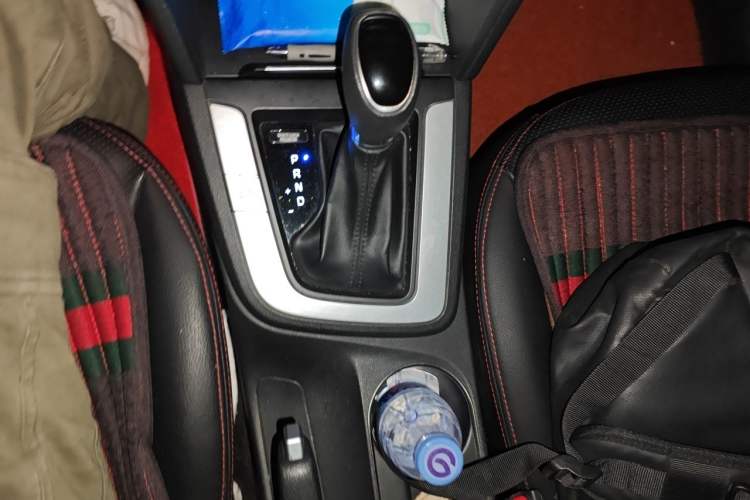 Used Hyundai Elantra (6th Generation / Lingdong) 2016 1.6L Automatic ZhiXuan – Elite Version Gear Lever