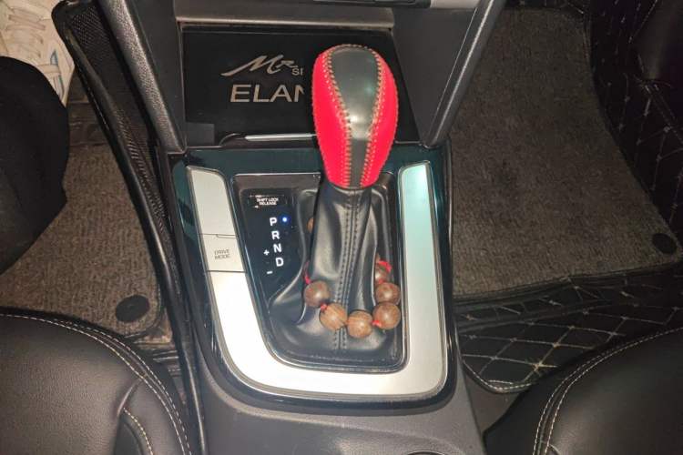Used Hyundai Elantra (6th Generation / Lingdong) 2016 1.6L Automatic ZhiXuan – Elite Version Gear Lever